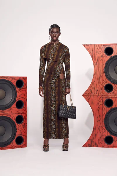 Look 15